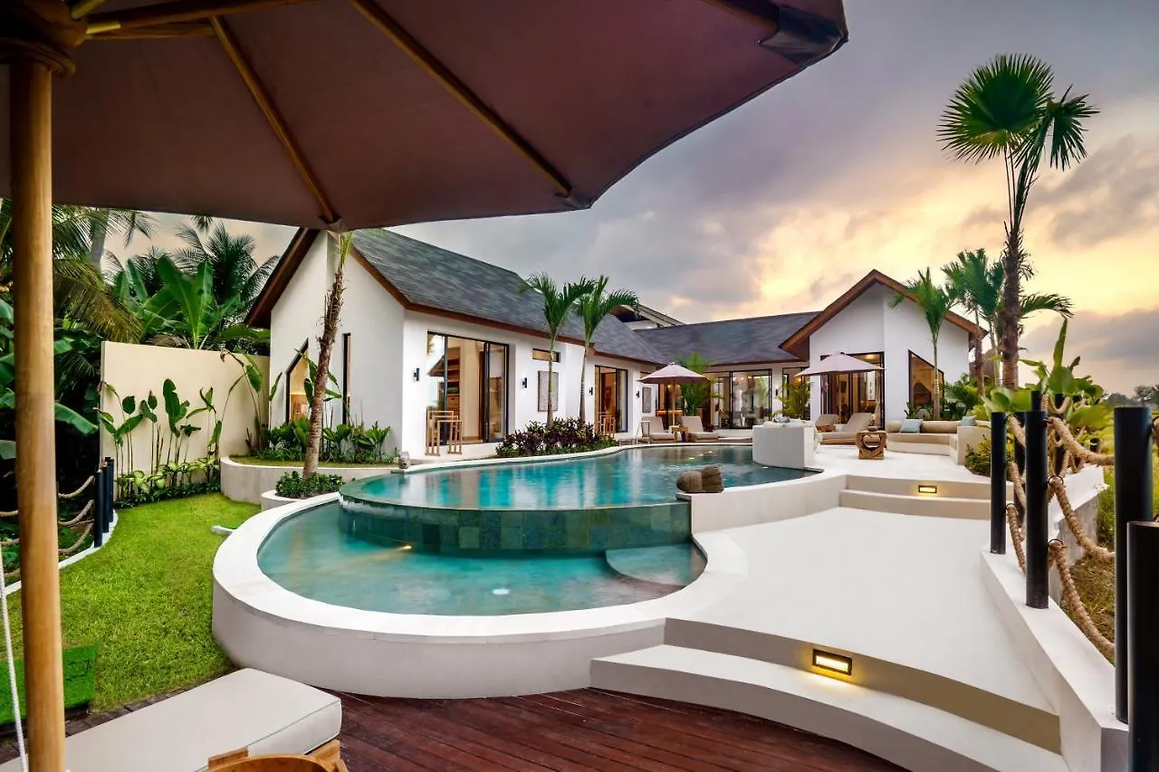 Villa Crystal Lagoon By Balisuperhost contacts